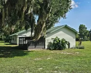 Charming Lake Front Apartment