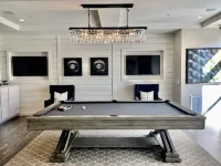 Modern 2 bed / 2 bath near Disneyland Hotels near UNIQLO Los Cerritos