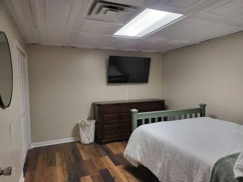 Cozy luxury apartment near downtown London.