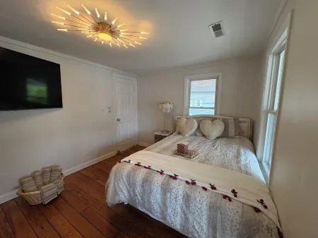 Charming 3-bedroom Beach House