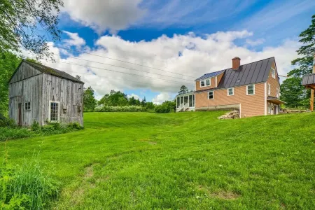 Terrific 3-bedroom cottage with AC in charming Cavendish