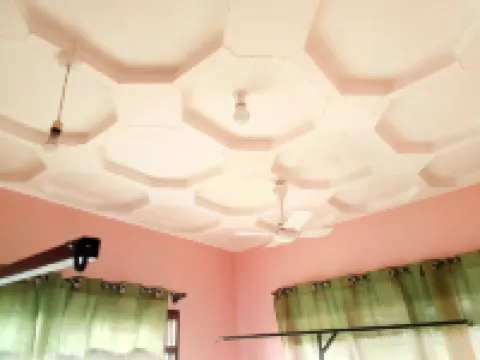 Garden Pub House (Historical Sites, Public Beaches & National Parks) バガモヨのホテル