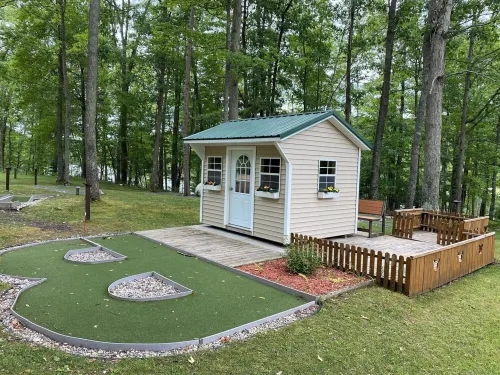 Charming 3-bedroom cabin with wonderful nature view in Farwell