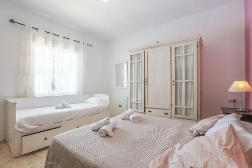 Rural House in Seville with Private Pool Villa Montecármelo, Sanlúcar la Mayor