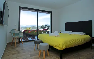 Maison Luxe Corse Porticcio VUE MER Hôtels à proximité de : Presqu’Ile Isolella
