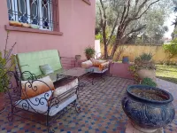 Exceptional villa, secure parking, 5 mins from the highway Các khách sạn ở 