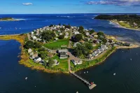 Charming Cottage Steps from Private Beach – Water Views & Little Neck Charm