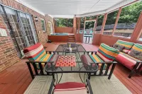 Family Retreat let this serene cul-de-sac jewel rejuvenate your mind and spirit.