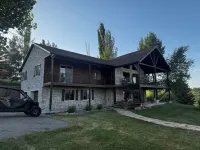 Cozy cabin with AC, Wi-Fi and view of Bear Lake in charming Fish Haven, Idaho