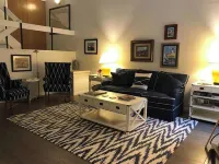 Harbor Springs Harbor Cove Condo with beach access. Hotels in Little Traverse Township