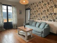 Superbe Appartement Avec Balcon en Bord de mer