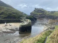 2 bedroom cottage: private parking, by harbour, pubs. Boscastle - North Cornwall Hotels in Boscastle