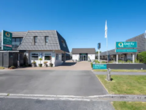 Quality Inn Acapulco Taupo Hotels near Ngātoroirangi Mine Bay Māori Rock Carvings