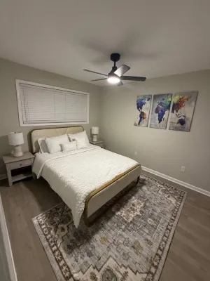 Uptown Modern Escape - 4bd/2ba