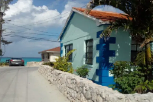 Best location on Bimini - Right on Radio Beach! فنادق في 