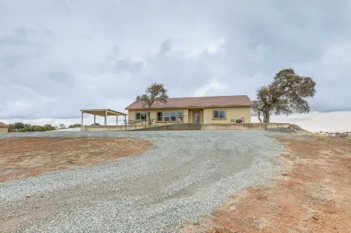 On-site Winery: Rural Plymouth Getaway! - 4-Star
