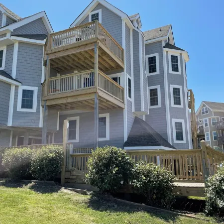 Vitamin Sea-Beautiful Oceanfront-3 Bedroom Condo Located in Duck, NC.