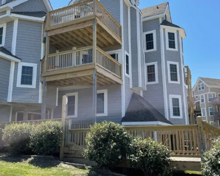 Vitamin Sea-Beautiful Oceanfront-3 Bedroom Condo Located in Duck, NC. 杜克酒店