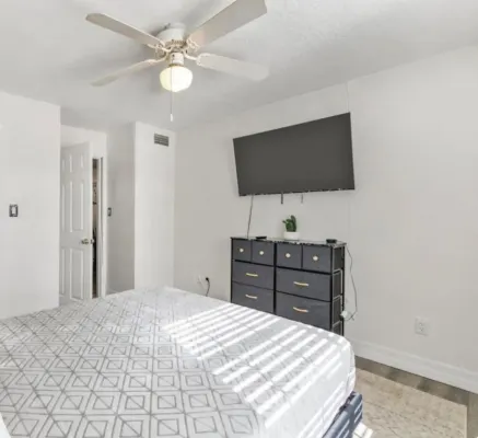 Stunning European Decor and Modern Amenities - Cozy Exclusive Retreat Hotels in Conway