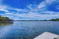 Private and Picturesque Escape on Lake Henry! - Pet friendly