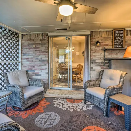 Home w/ Screened Porch ~ 10 Miles to Dtwn OKC!