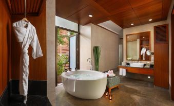 Taj Damdama Lake Resort & Spa, Gurugram