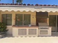 Luxurious 4,500-sq-ft Home, Prime Location, Sweeping Mountain & Golf Course View Các khách sạn ở Indian Wells