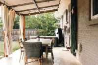 Cozy 4-Bedroom National Park Themed House with Gym + Hot Tub in Arvada