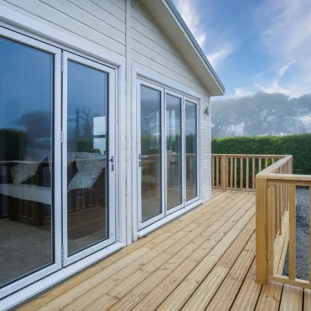 Oakland Lodge - 2 Bedroom Lodge - Wisemans Bridge