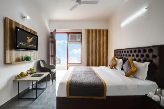 FabHotel la Corporate Suite