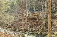 Idyllic Creekside Bryson City Gem w/ Fire Pit!