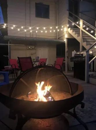 Blue Skye: Downtown Getaway