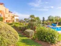 Premium apartment in Benahavis with balcony - Pools