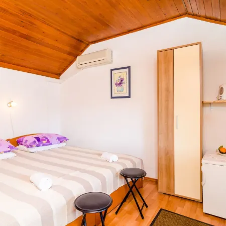 Apartments & Rooms Mihajica- Standard Double or Twin Room with Balcony and Sea View