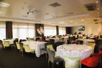 Domaine de la Foret D’Orient Hotel Restaurant Spa & Golf - servizio colazione