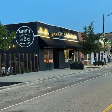 Cozy 3-bedroom 3 bathroom condo with AC, WiFi in charming Miller Beach