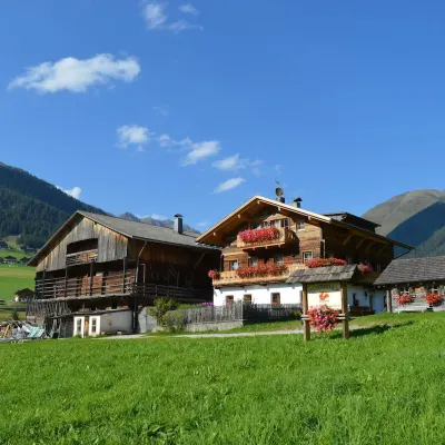 Holiday apartment with 2 bedrooms Hotels near Valle di Casies