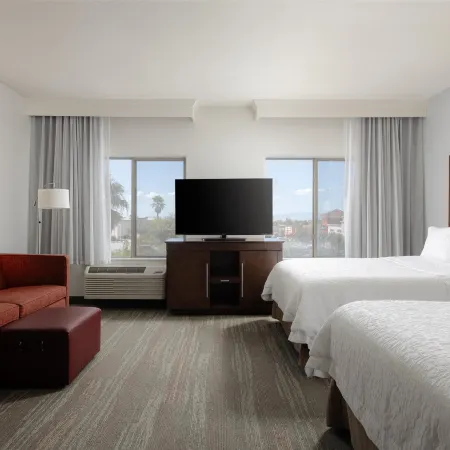 Hampton Inn & Suites Palmdale