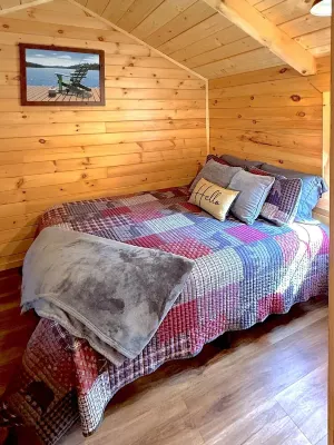 Cozy riverfront cabin with hot tub!