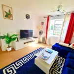 Elisha's City ApartmentHome  to relax for families, couple or friends or alone, Hotels in Wallington