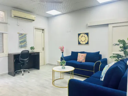 Bluo 1BHK - DLF Galleria | Balcony, Suite