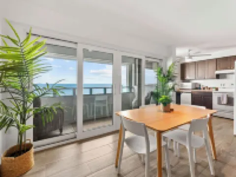 Marie's Oceanfront Condo-1bdrm-3 Pools サウスサイドのホテル