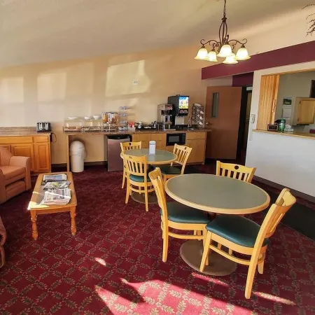 Red Carpet Inn Windom Отели в г. Уиндом