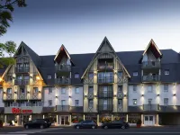 宜必思多維爾中心飯店 Etablissement des Bains de Mer附近的飯店