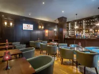 Clayton Hotel Dublin Airport Các khách sạn gần Cao đẳng Trinity