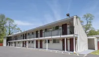 Red Roof Inn Neptune - Jersey Shore - Parking