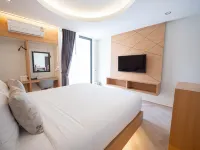 Sunburst Hotels in Tha Muang