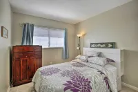 Walk to Beach and Dining Sunny St Pete Condo! - Lejligheder