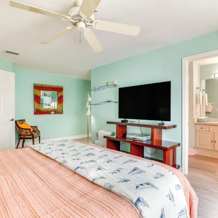 Clearwater Beach Hideaway Walkable Location!
