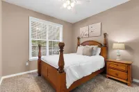 The Greenview Manor - Lake Views